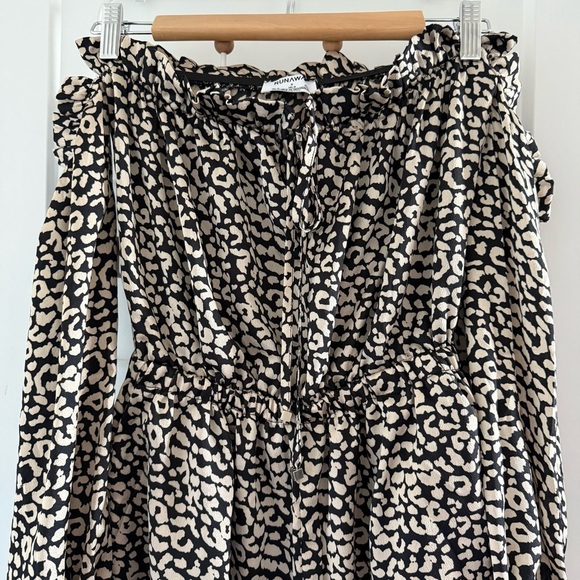 Runaway The Label leopard animal print off-the-shoulder romper - 4 (Small) NWOT - Picture 4 of 7